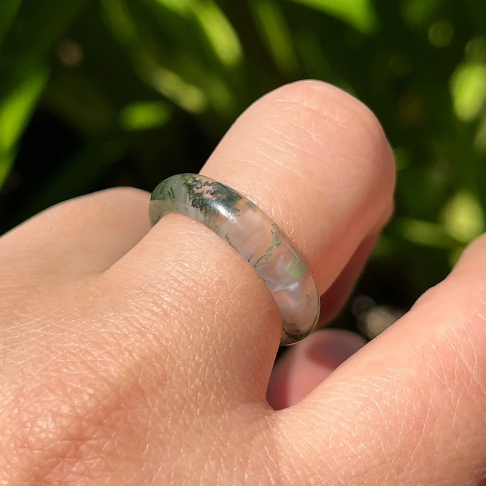 Size 7.5 natural moss agate band‎ ring